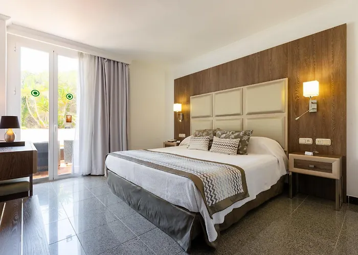 Suite Hotel S\'Argamassa Palace
