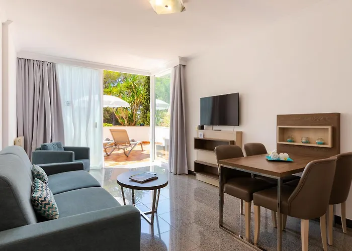 Suite Hotel S\'Argamassa Palace